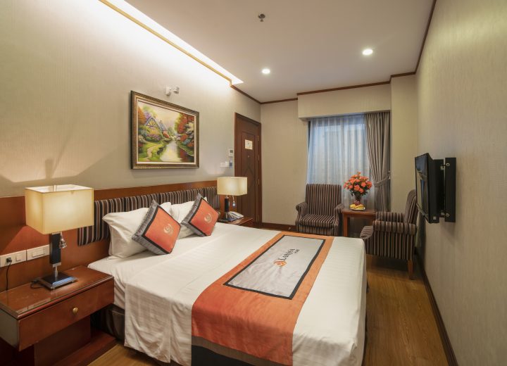 Phòng Superior Tại Hanoi Larosa Hotel: Sự Kết Hợp Hoàn Hảo Giữa Tiện Nghi và Thoải Mái