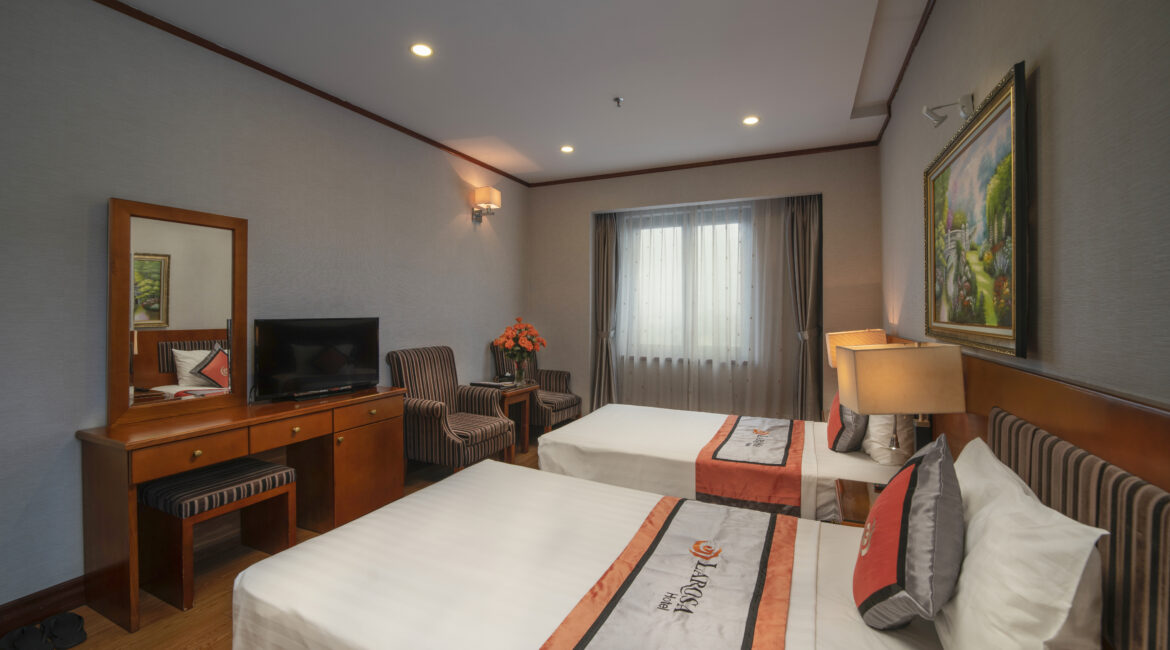 Trải Nghiệm Sự Sang Trọng và Tinh Tế Tại Phòng Senior Deluxe – Hanoi Larosa Hotel
