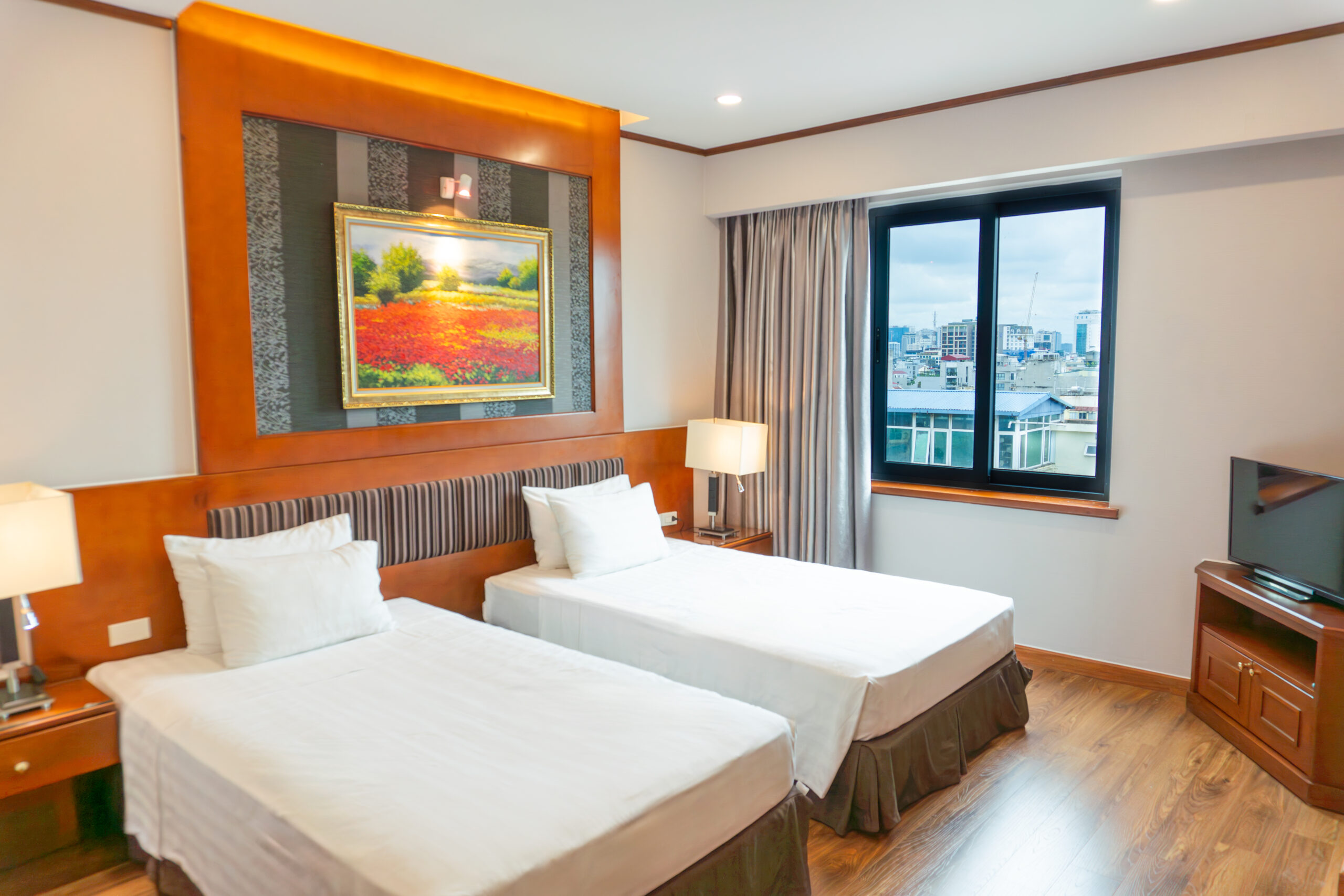 Hotel Near Hanoi Train Street – Hanoi Larosa Hotel