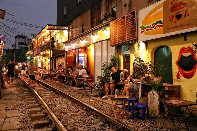 Khách sạn gần Phố đường tàu Hà Nội – Hanoi Larosa Hotel