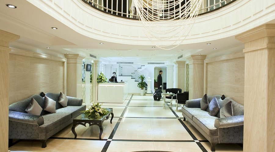 khách sạn gần văn miếu