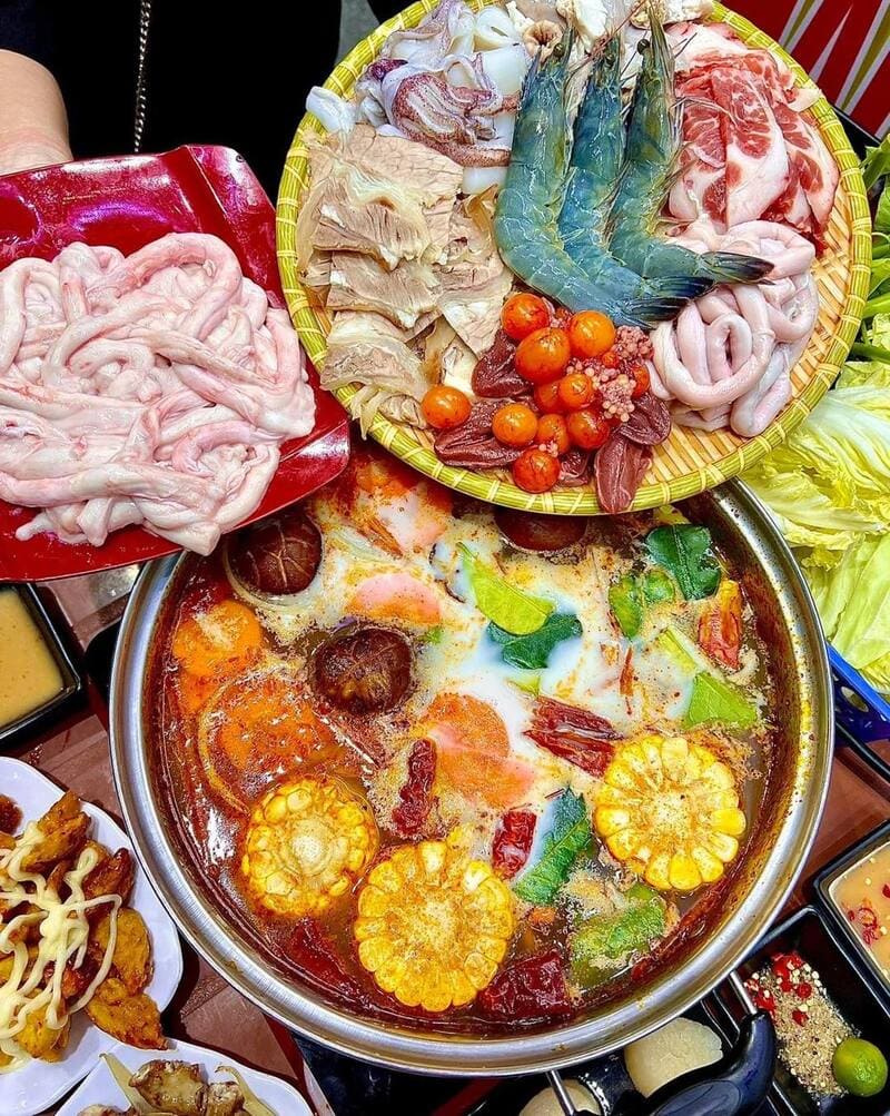 Địa điểm ăn ngon gần văn miếu - lẩu háu háu